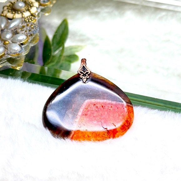 Unisex Agate Stone Pendant (Stone Statements) - Picture 5 of 9